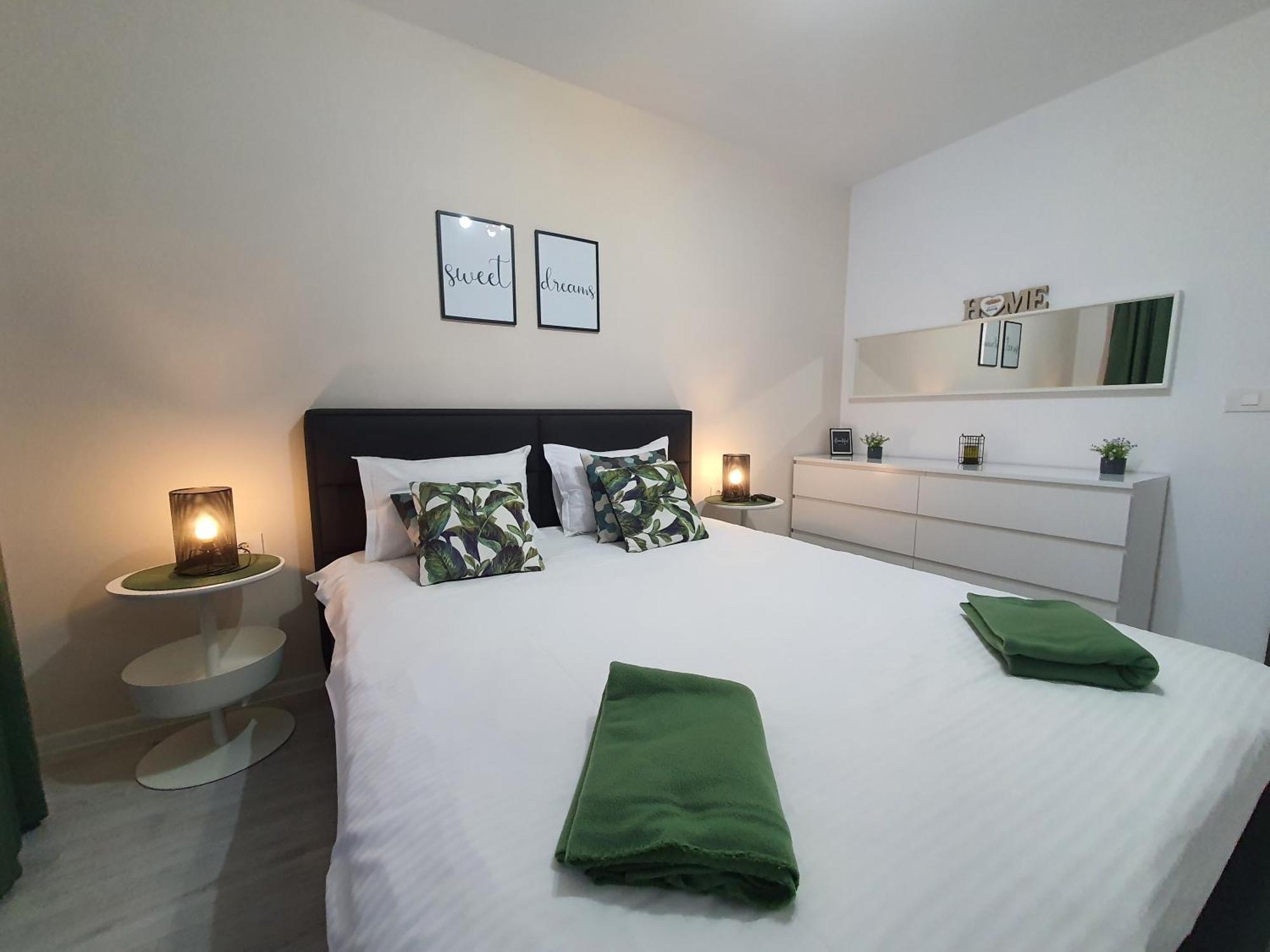 Green Apartment Coresi Brasov Ngoại thất bức ảnh